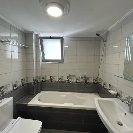 Kona Sarande